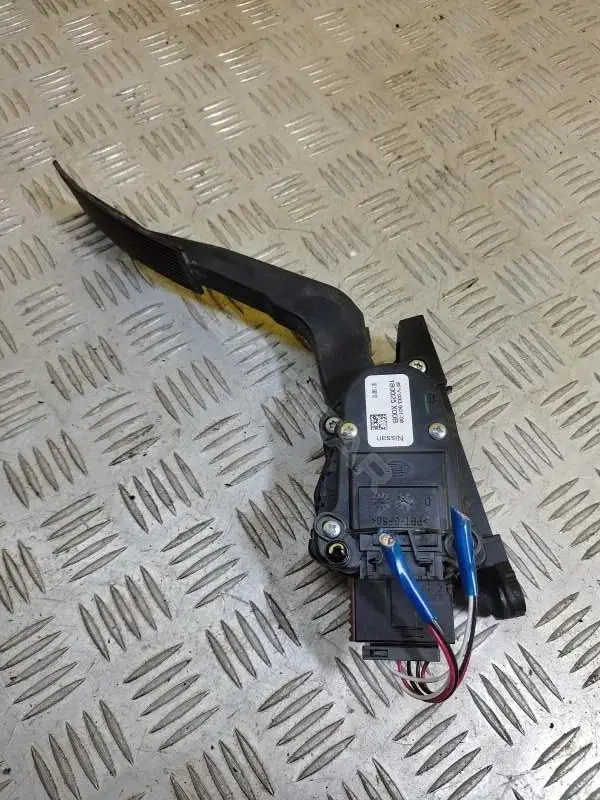 Педаль газа 180025X00B