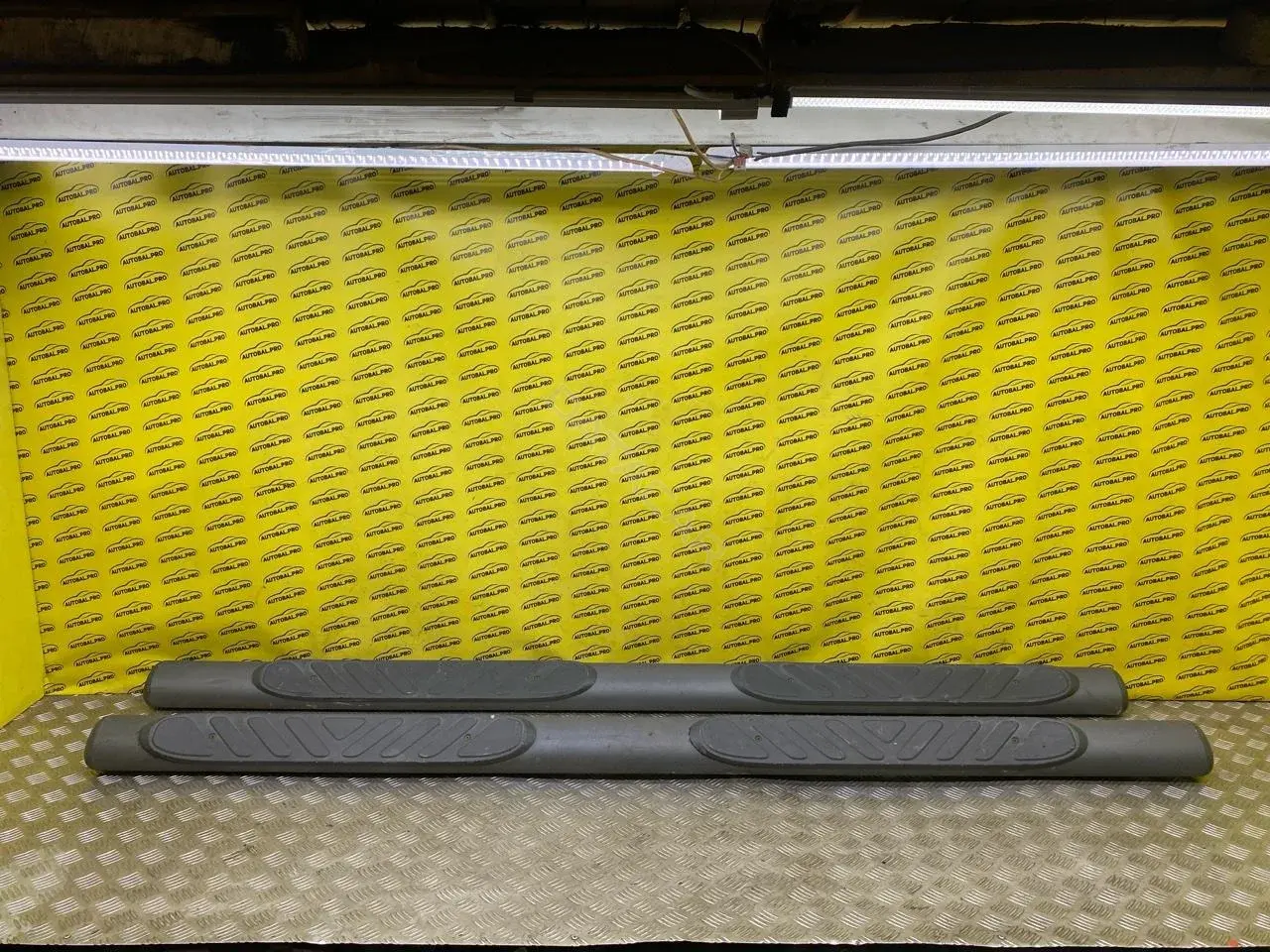 Подножка 96100EB10A
