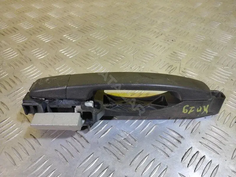 Ручка двери 80640EB100