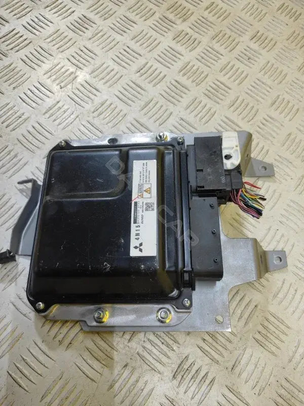 Блок управления двигателем 1860C371