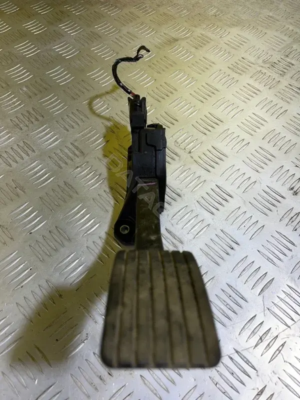 Педаль газа 1600A149