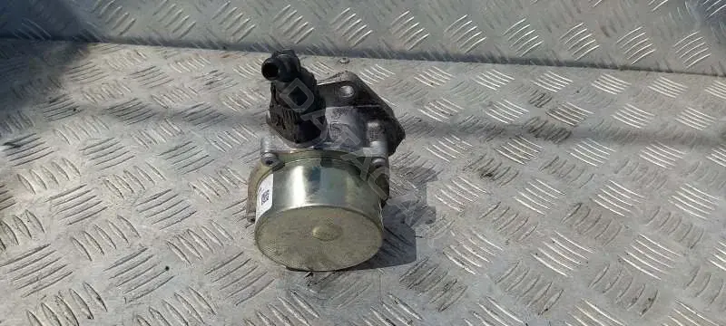 Вакуумный насос 146505272R