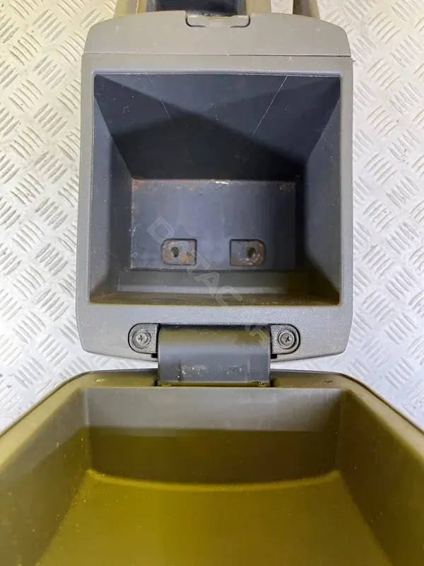 Подлокотник 588100K050
