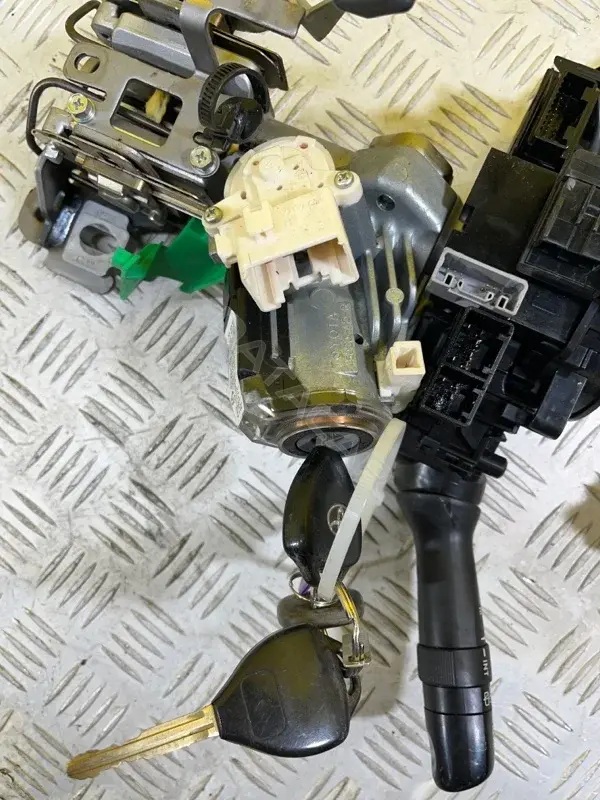 Замок зажигания 45020426