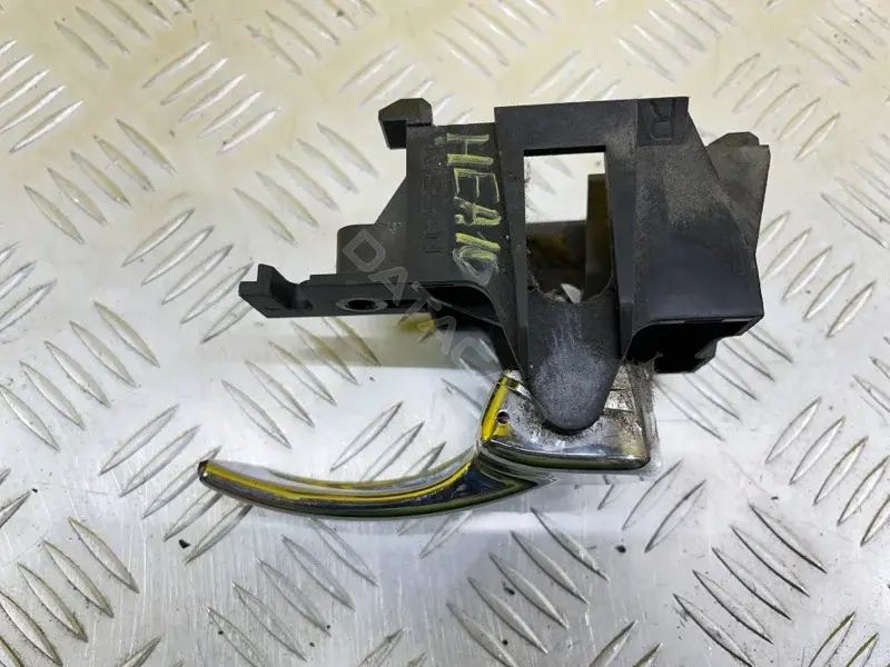 Ручка двери 80670EB32B