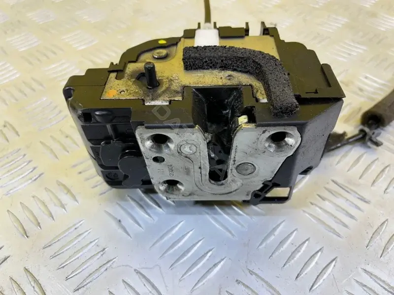 Замок двери 80500EB32A