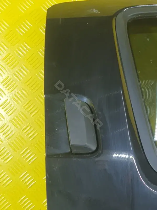 Ручка двери 82606EB330