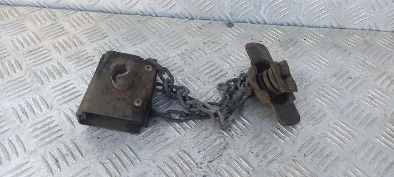 Крепление запаски 57210EA000