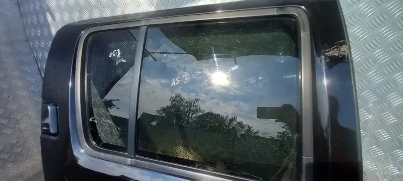 Стекло двери 82300EB33A