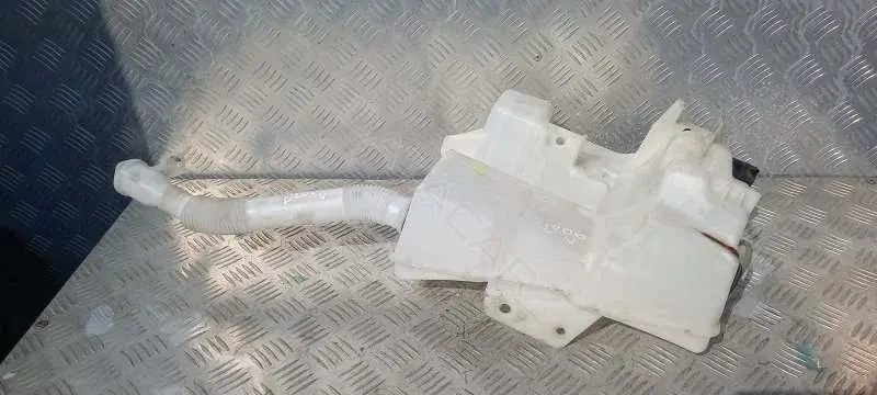 Бачок омывателя 8260A349