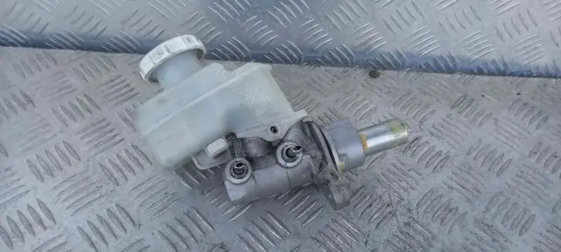 Главный тормозной цилиндр 4625A457