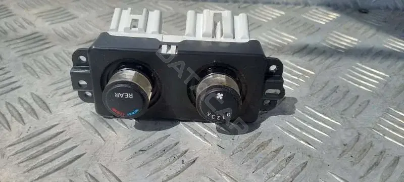 Блок управления климат-контролем 27501EA600