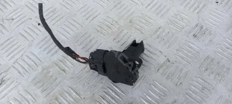 Расходомер воздуха MR547077