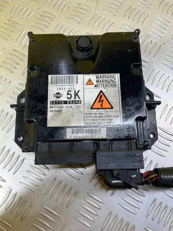 Блок управления двигателем 23710EC05D
