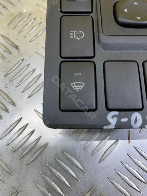 Кнопка подогрева заднего стекла 158733