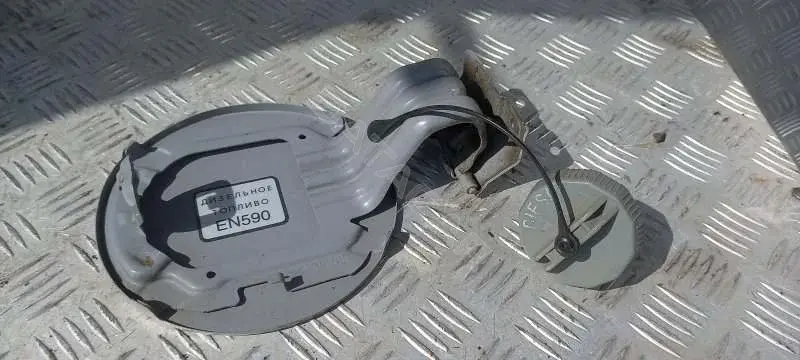 Крышка лючка топливного бака 5940A310