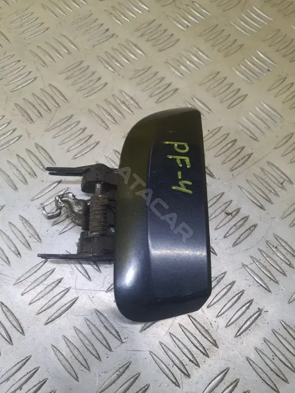 Ручка двери 82607EB330
