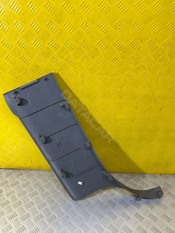 Обшивка стойки задней 625130K010