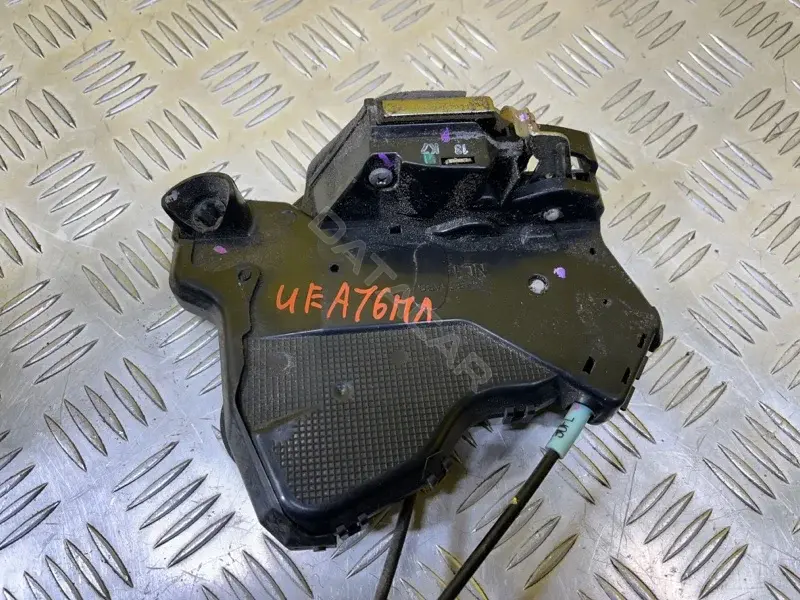 Замок двери 690400K060