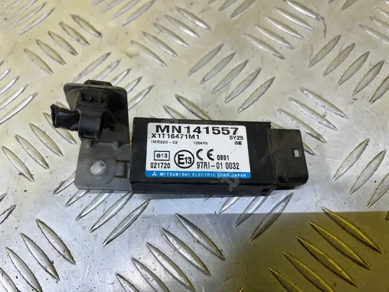 Иммобилайзер MN141557