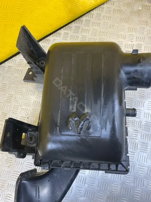 Корпус воздушного фильтра 68333088AB
