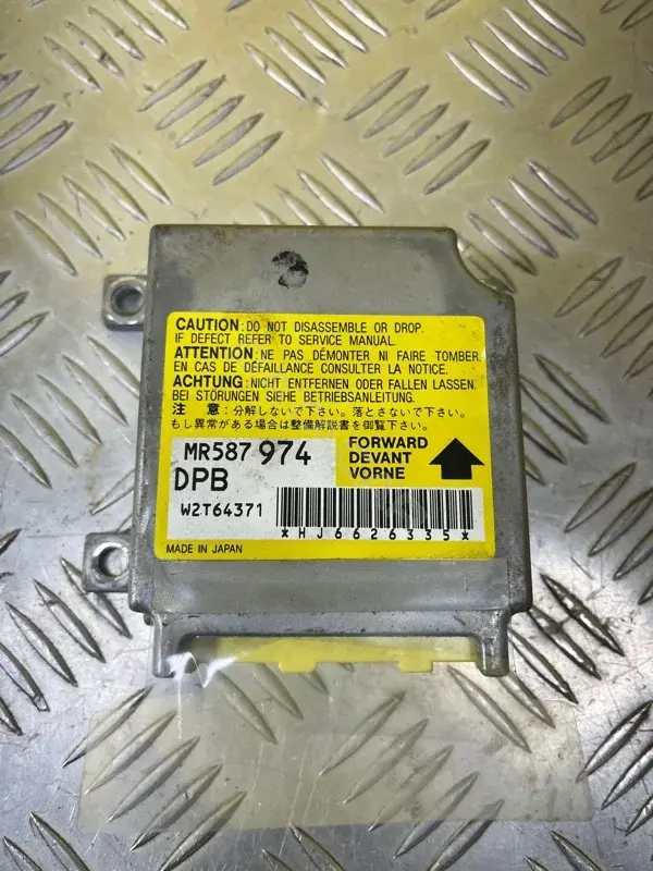 Блок управления подушками безопасности MR587974