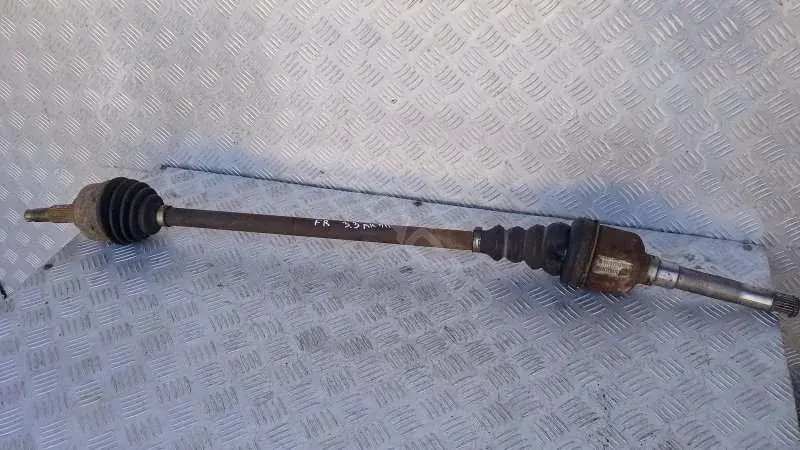 Приводной вал / Полуось P04641858AD