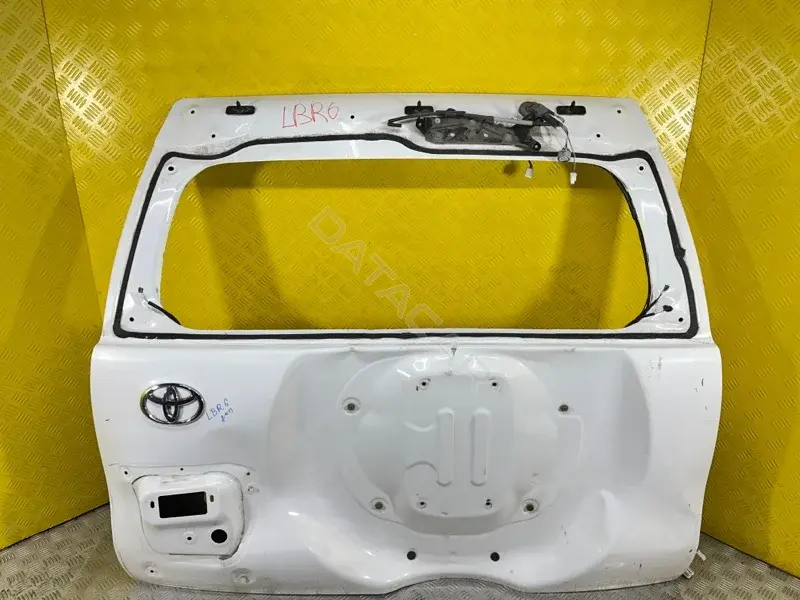 Крышка багажника 6700560F70