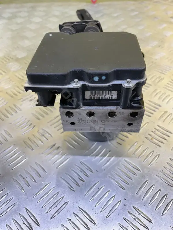 Блок управления АБС 476601CA0C