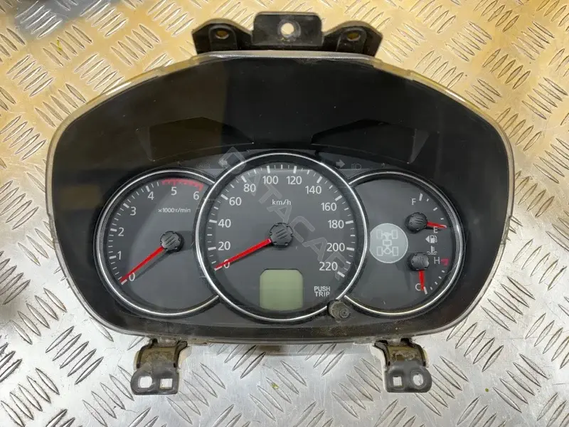 Панель приборов 8100B749