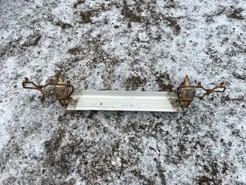 Задний бампер 163534