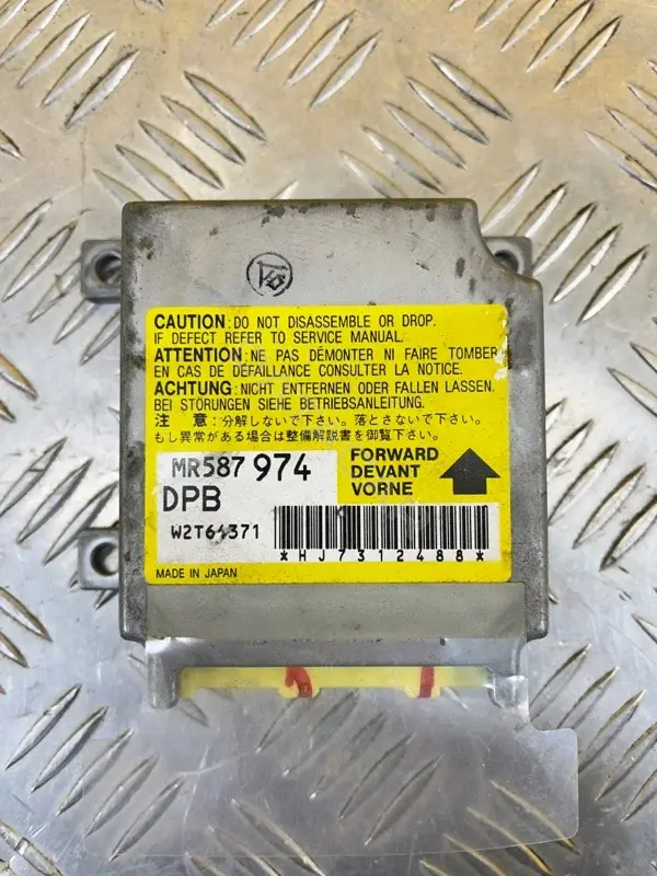 Блок управления подушками безопасности MR587974