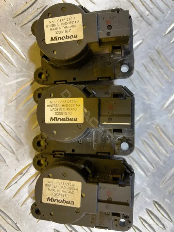 Мотор заслонки печки CSA512T014