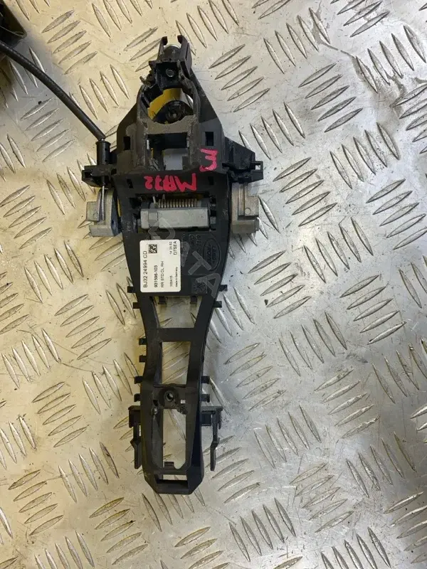 Кронштейн ручки двери BJ3224994