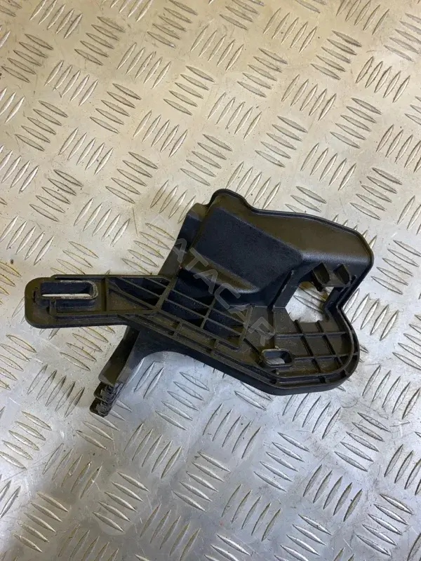 Кронштейн крыла BJ3216A143AA