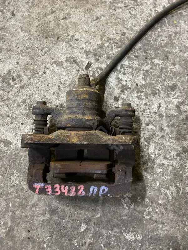 Суппорт тормозной 44011EB30A