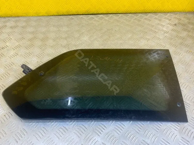 Заднее стекло 43R000018