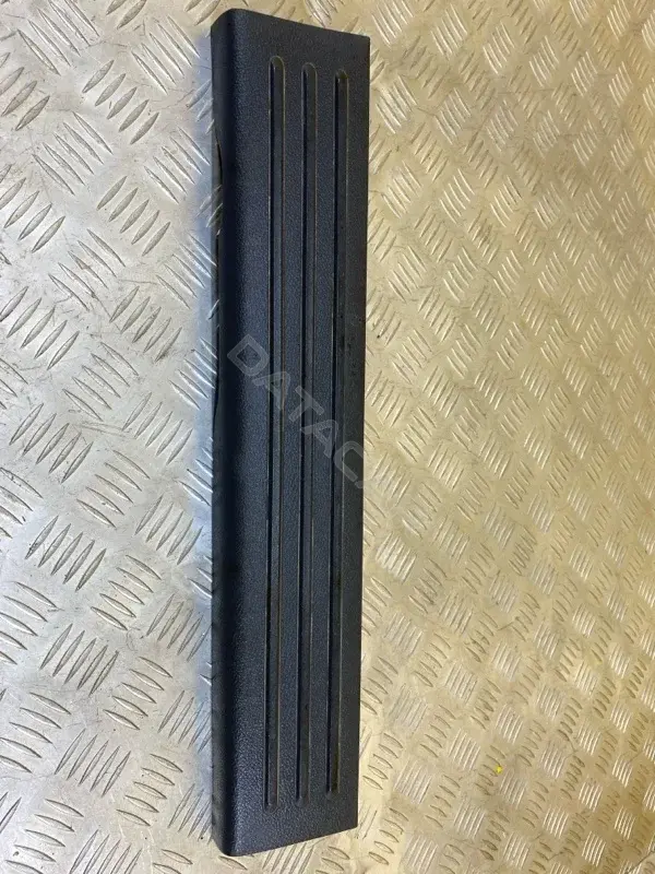 Накладка на порог AB392113201AAW