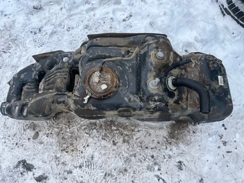 Топливный бак 770010K470