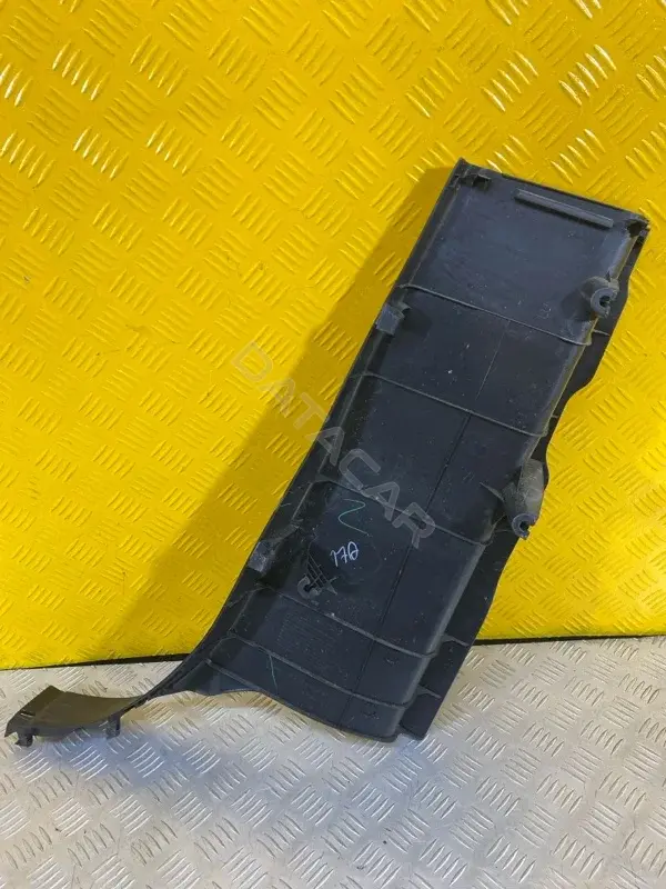 Обшивка стойки задней 625140K110