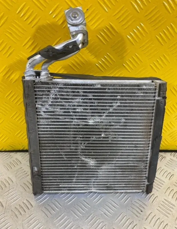 Испаритель кондиционера 68396046AA