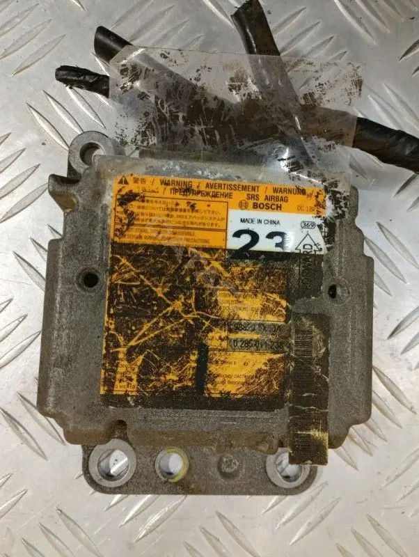 Блок управления подушками безопасности 988205X50A