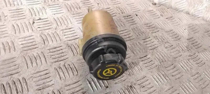 Бачок гидроусилителя 6C913R700AB
