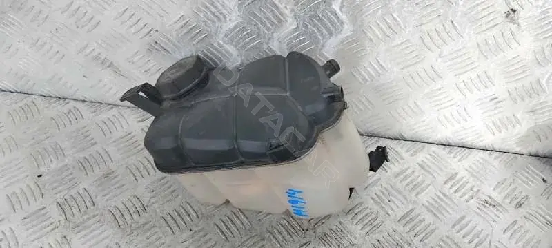 Расширительный бачок LR004080