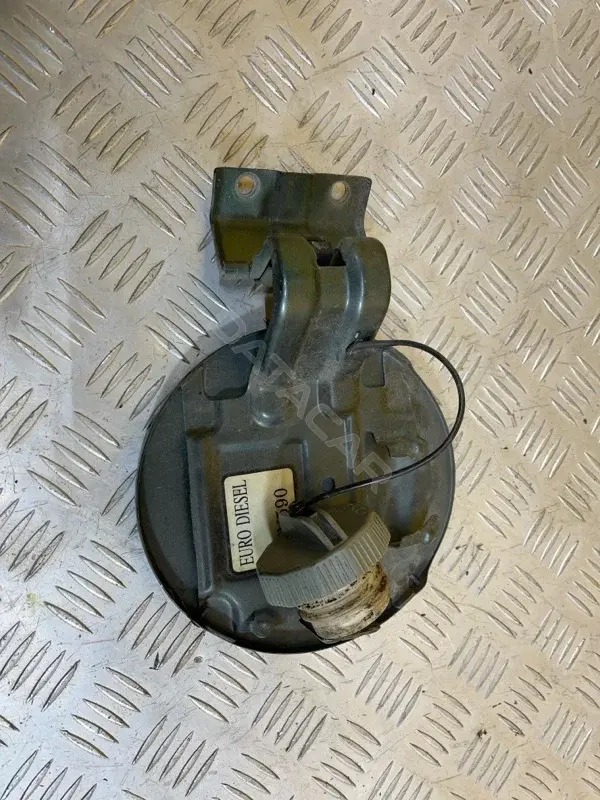 Крышка лючка топливного бака 5940A031