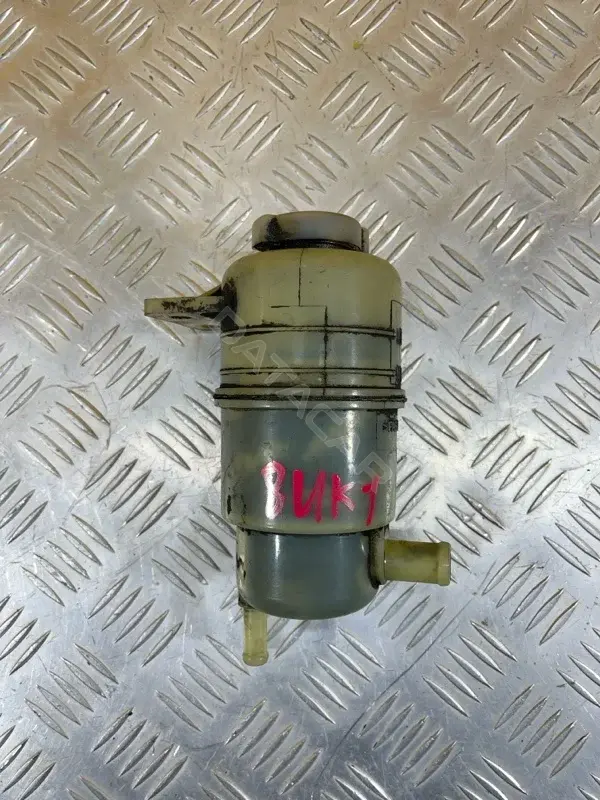 Бачок гидроусилителя MR995028