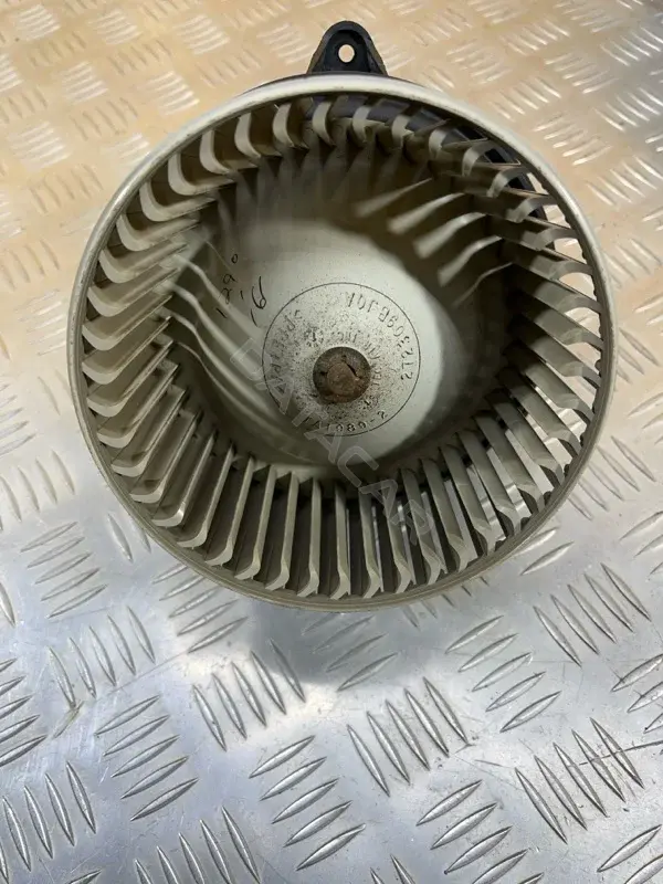 Моторчик печки VP7NFH19805AA