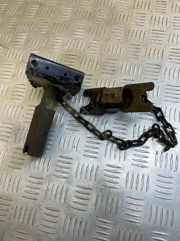 Крепление запаски 4260A125