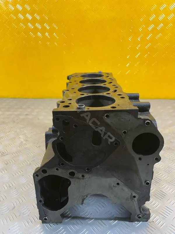 Блок цилиндров 4D56U