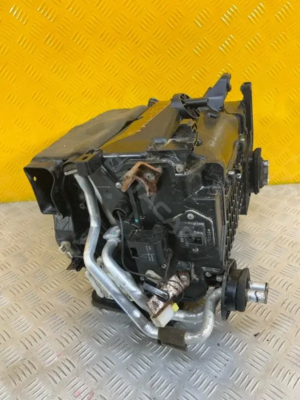Корпус отопителя (печки) MN123538